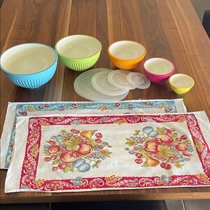 Vintage Kitchen Bundle! Mixing Bowl Set w/Lids & Pair of Cotton Linen Dishtowels